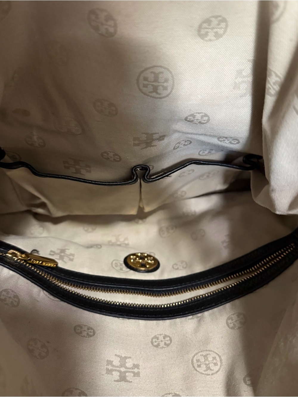 Tory Burch Amanda Crossbody. Gently Used. Black leather. - Picture 11 of 11